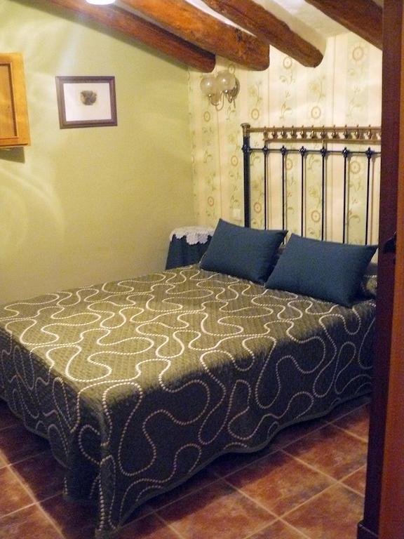 Casa Rural Torre De Campos Ainzon Стая снимка