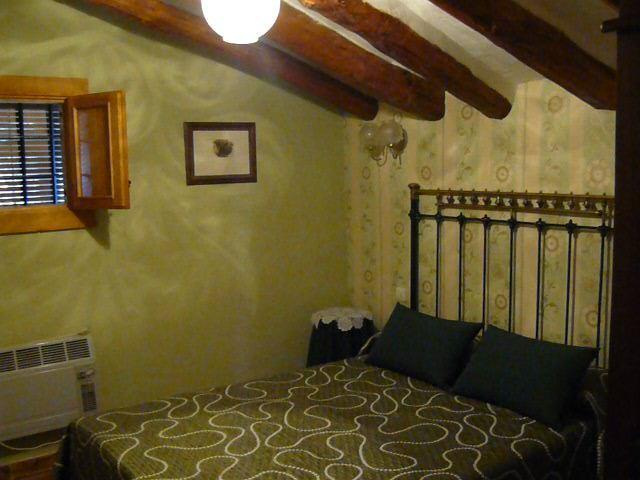 Casa Rural Torre De Campos Guest House Ainzon Стая снимка